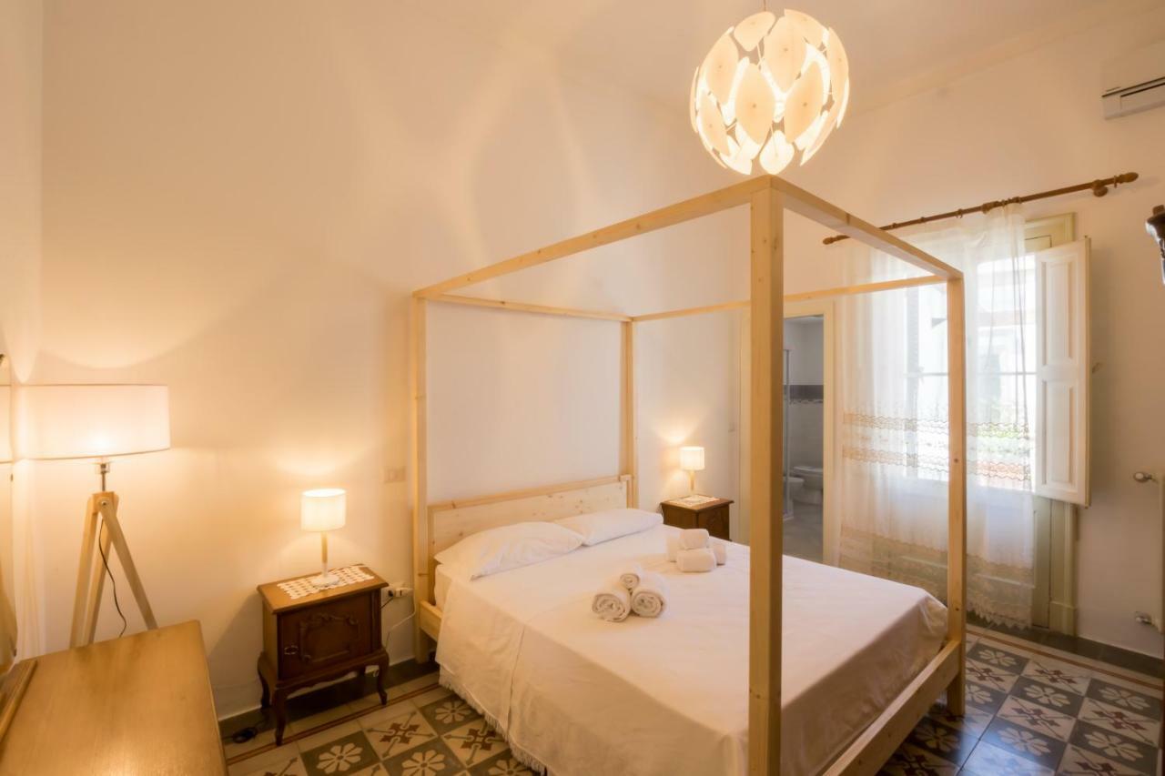 아쿠아리아 델 카포 Palazzo Ashian B&B 외부 사진