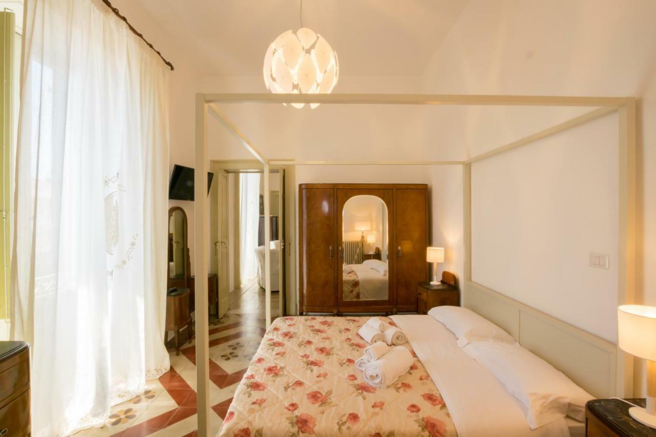 아쿠아리아 델 카포 Palazzo Ashian B&B 외부 사진